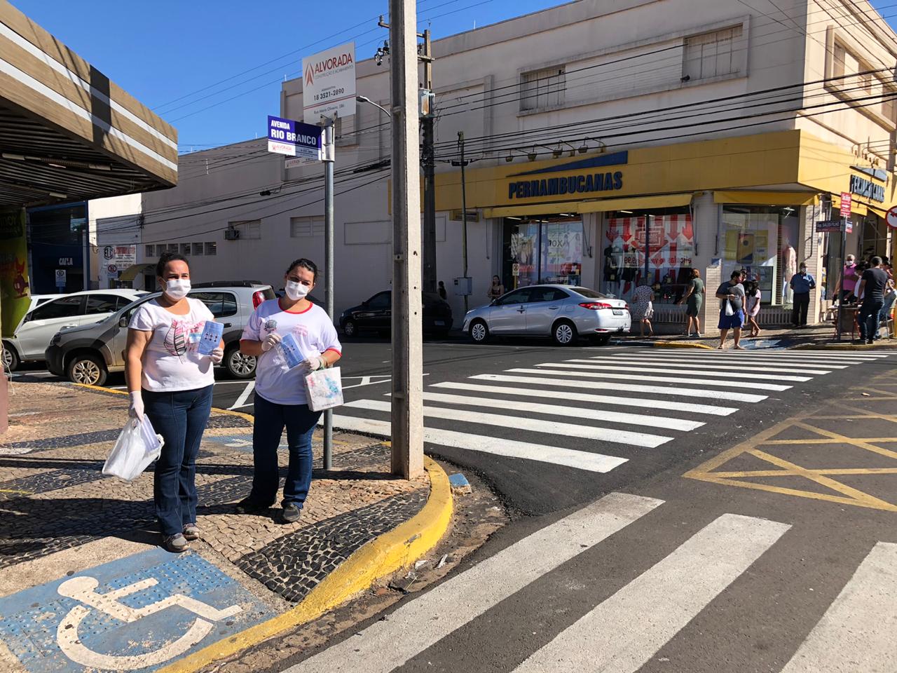 Secretaria de Saúde de Adamantina realiza ação de conscientização sobre o uso de máscaras