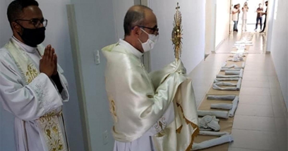 Procissão interna de Corpus Christi, na Santa Casa de Adamantina, arrecada 250 toalhas de banho
