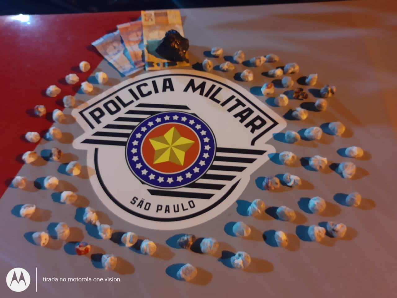 Dois são presos e um menor apreendido pela Polícia Militar de Adamantina por tráfico de drogas