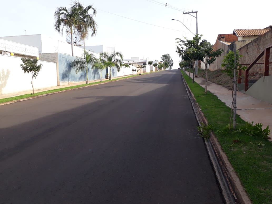 Piloto de Floresta Urbana em Adamantina recebe manutenção