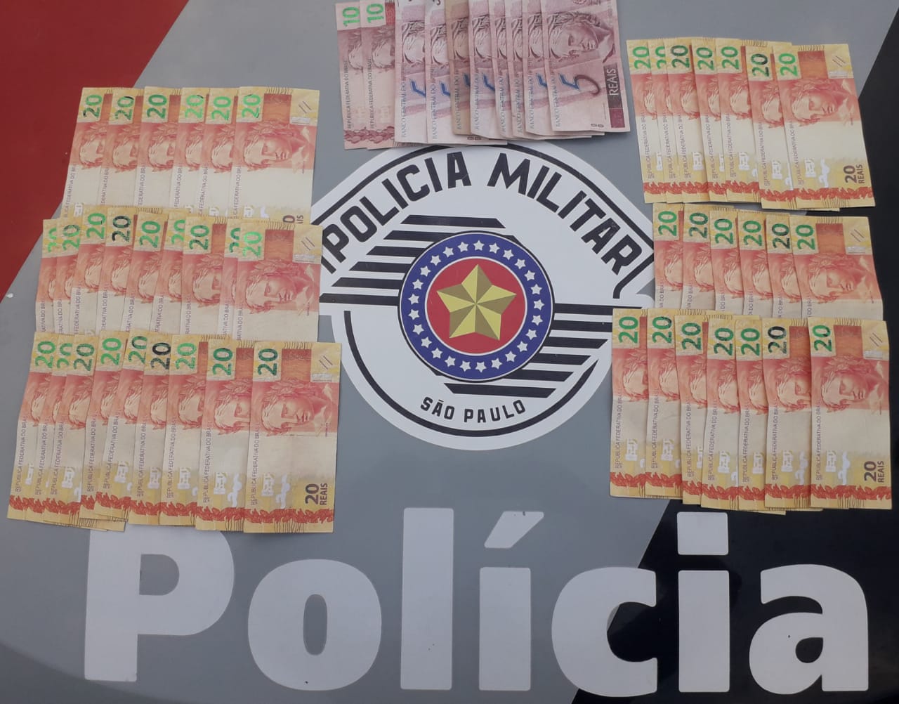 Homem é preso pela Polícia Militar em Adamantina portando dinheiro falso