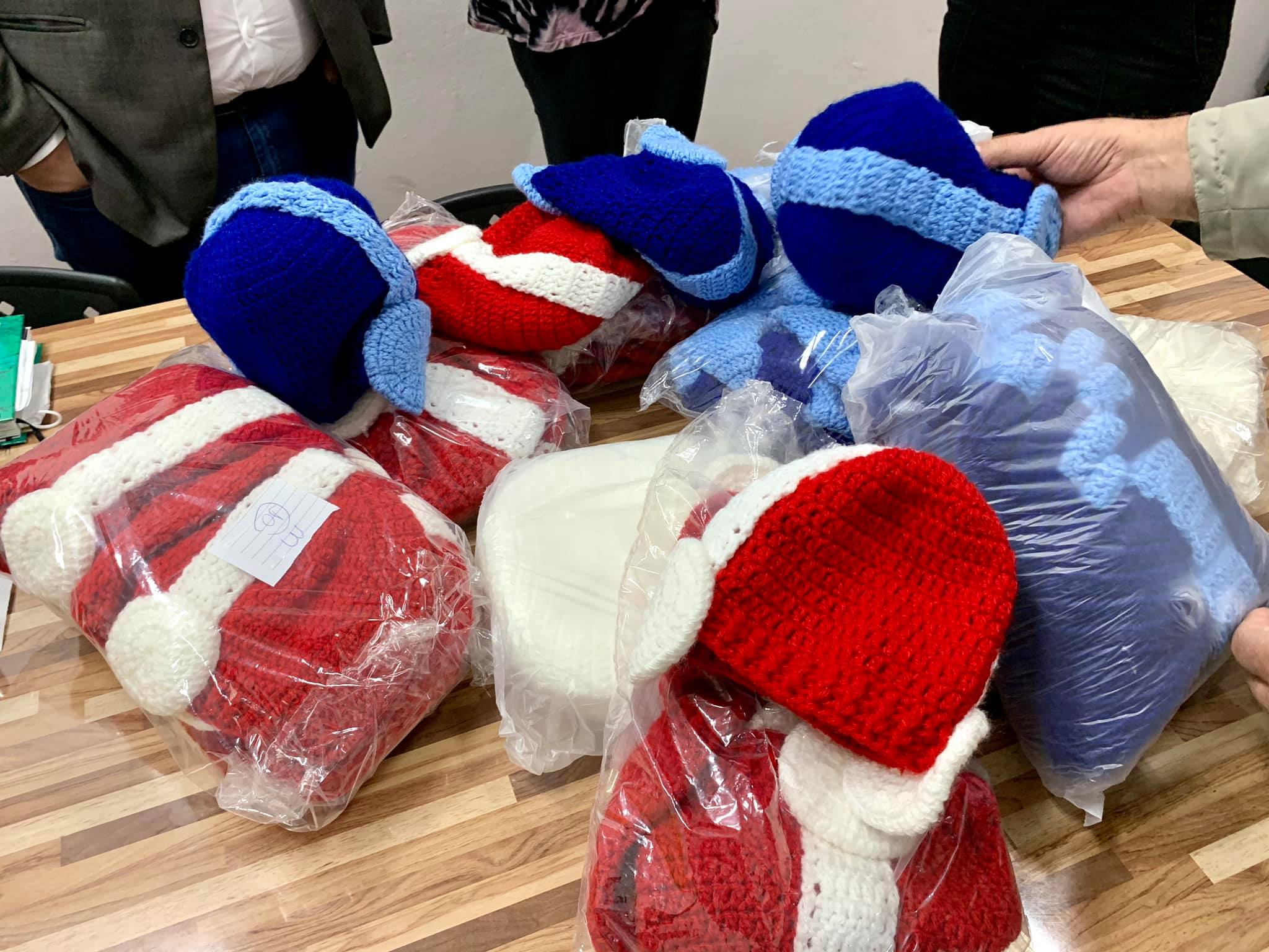 Produzidas por reeducandas, Penitenciária de Tupi Paulista doa toucas de lã ao Pai Nosso Lar