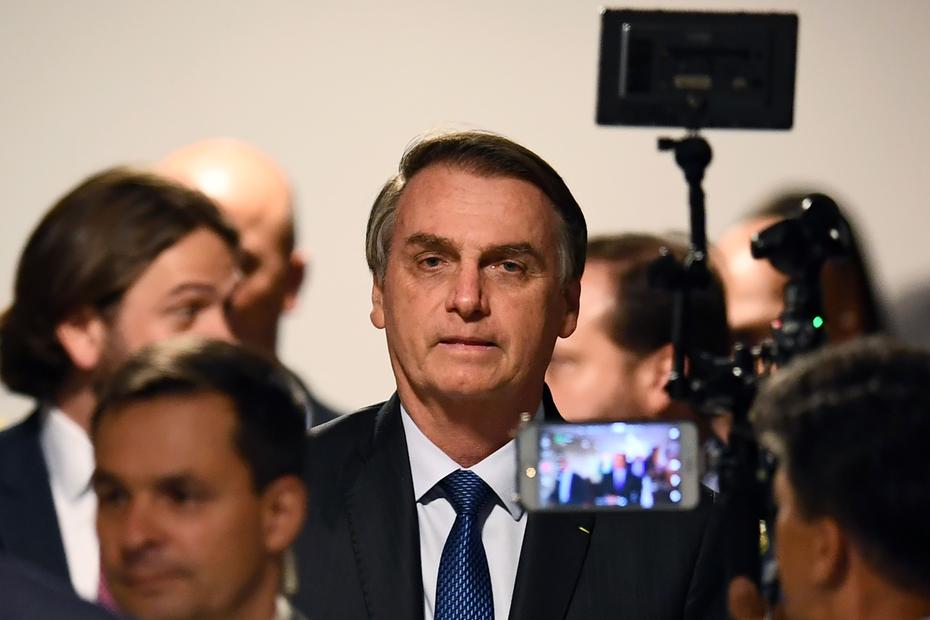 Bolsonaro sanciona flexibilização do ano escolar, mas veta apoio federal na pandemia