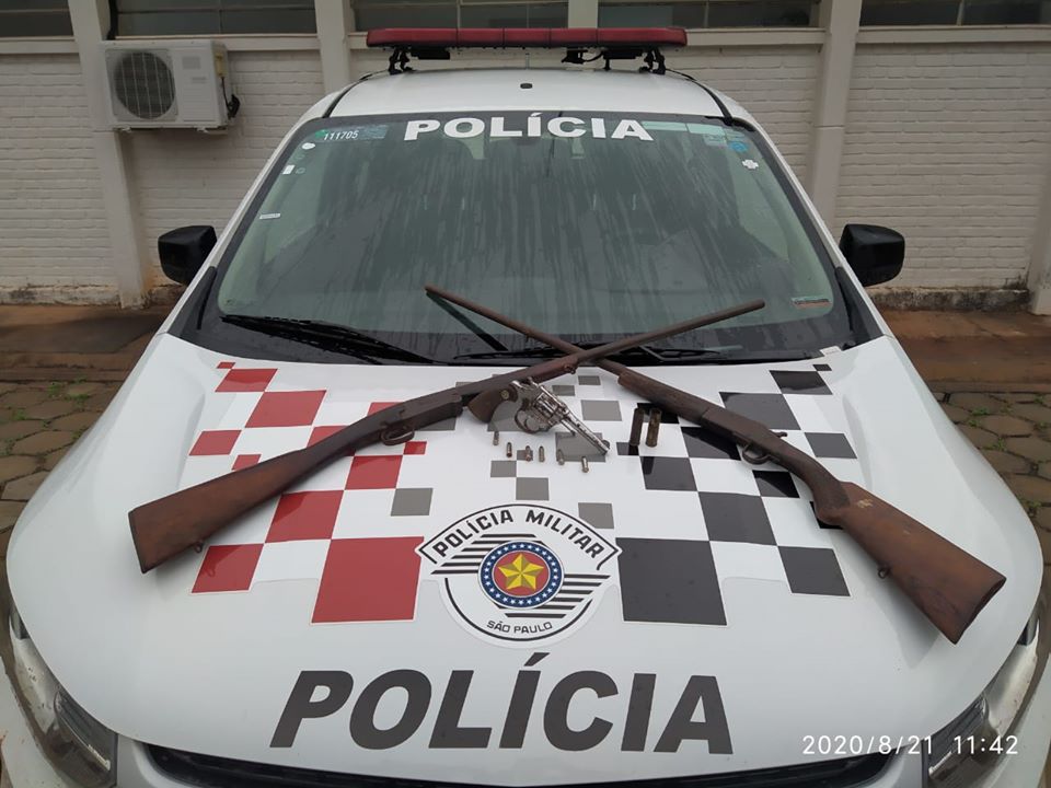 POLÍCIA MILITAR APREENDE ARMAS EM MARIÁPOLIS/SP.