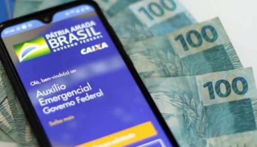 Área econômica chega a R$ 300 para auxílio emergencial pedido por Bolsonaro, e Renda Brasil fica para segundo momento