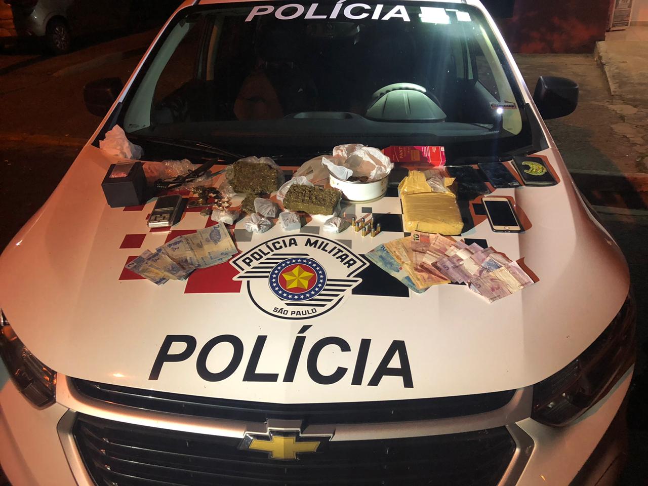 Em Lucélia, após abordagem a usuário de entorpecente, Polícia Militar prende traficantes e apreende grande quantidade de drogas