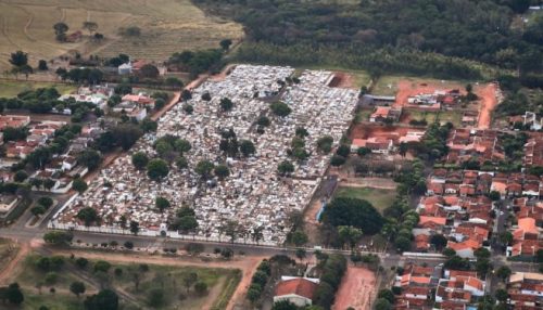 Cemitério de Adamantina estará fechado para visitação no Dia dos Pais