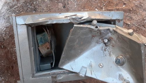 Morador reivindica cofre com mais de r$ 35 mil que foi deixado para sucata pela Policia Civil