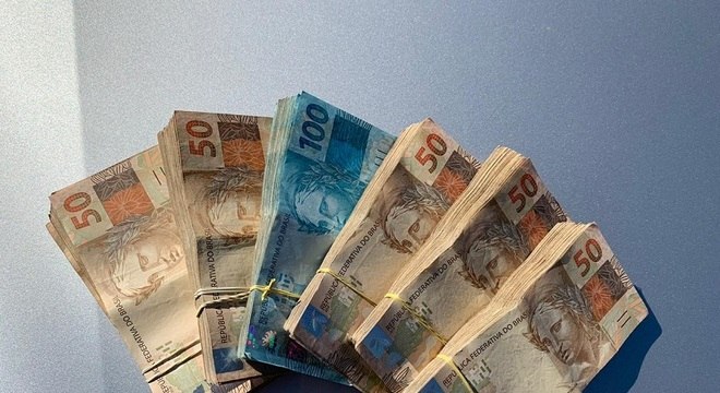 Governo propõe salário mínimo de R$ 1.067 para 2021, sem ganho real