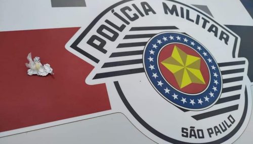 Em abordagem, policiais militares da Escola Superior de Soldados surpreendem adolescente com crack em OC