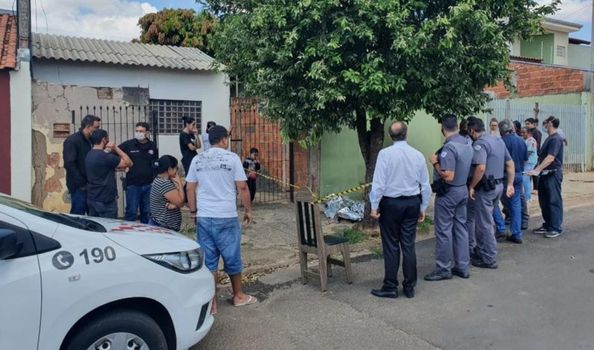 Jovem morre baleada por motociclista em bairro de Marília