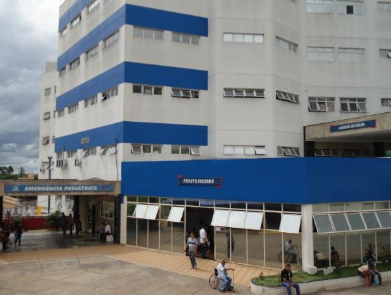 Homem fica em estado grave após supostamente engolir papelotes de cocaína em Prudente