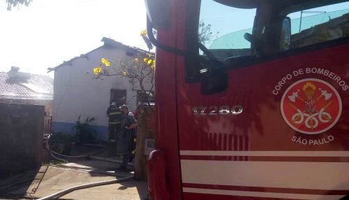 Armado com faca, homem põe fogo na própria casa em Adamantina