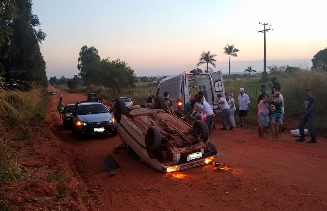 Morador de Bastos é socorrido com ferimentos leves após capotamento na vicinal (BAS030)