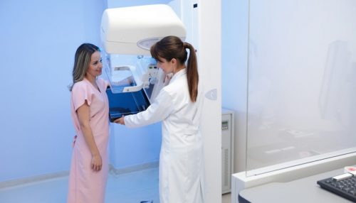 Em São Paulo, busca por exames de mamografia cai pela metade nas redes pública e privada de saúde