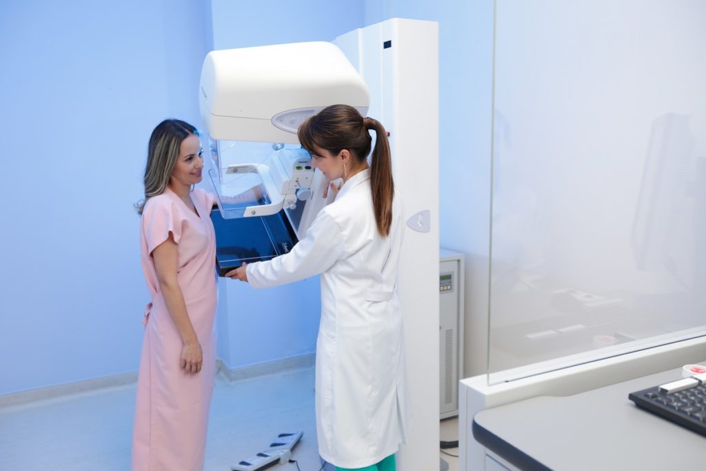 Em São Paulo, busca por exames de mamografia cai pela metade nas redes pública e privada de saúde