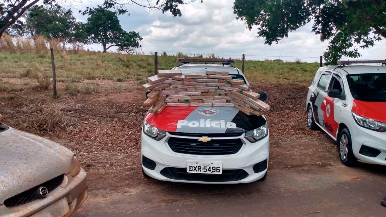 Polícia Militar prende dois indivíduos e grande quantidade de drogas e mais de 47 peças de maconha