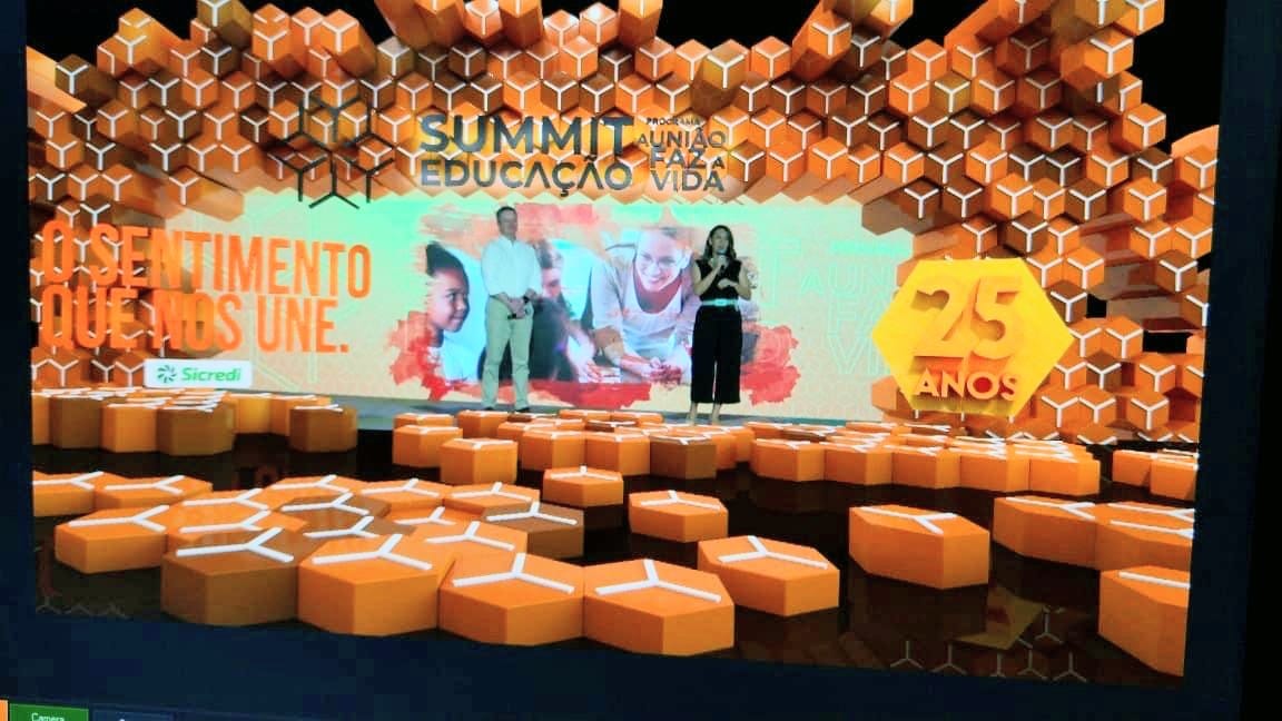 Sicredi reúne 4,5 mil educadores em evento online para celebrar 25 anos do Programa A União Faz a Vida