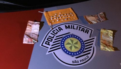 Escondendo crack dentro da máscara, homem é preso em flagrante por tráfico de drogas em Osvaldo Cruz