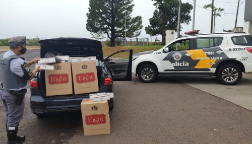 Fiscalização intercepta carga de cigarros contrabandeados do Paraguai que seria revendida em Salmourão