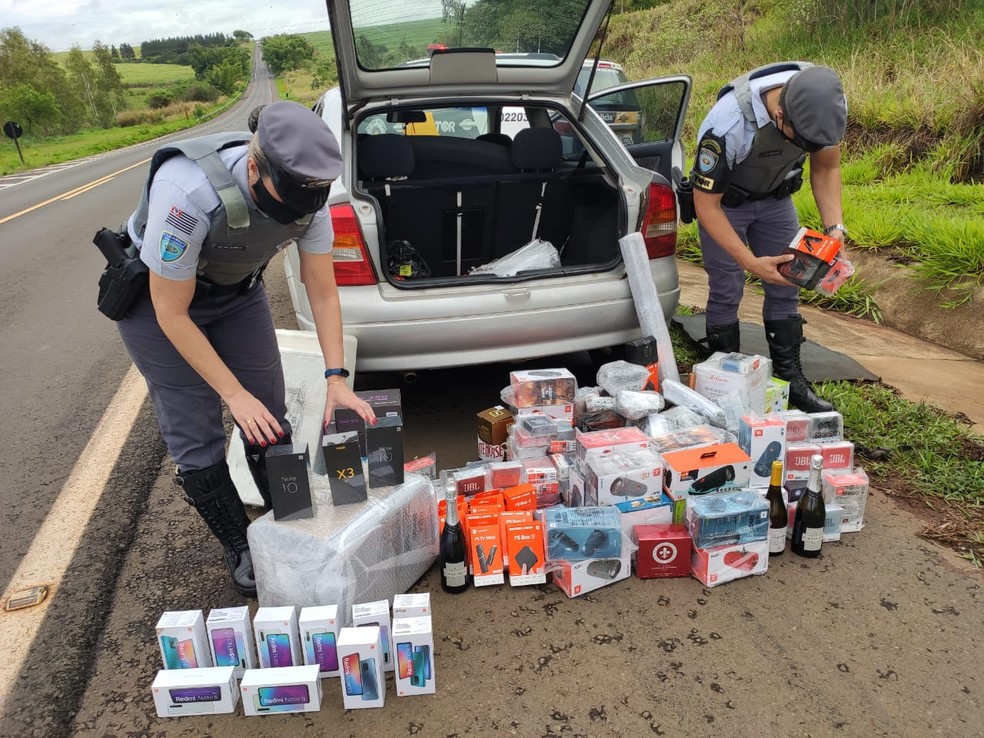 Fiscalização intercepta carga de produtos do Paraguai na Rodovia Assis Chateaubriand