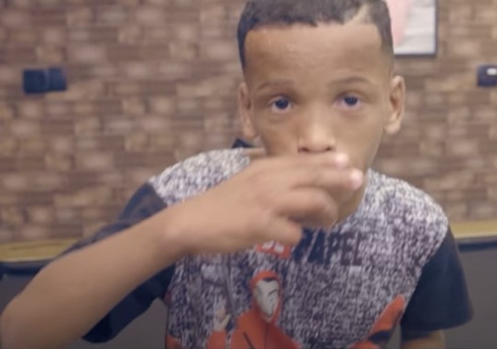 Criador do bordão 'bigodin finin, cabelin na régua', menino Kallebe morre afogado em rio no Norte do RJ