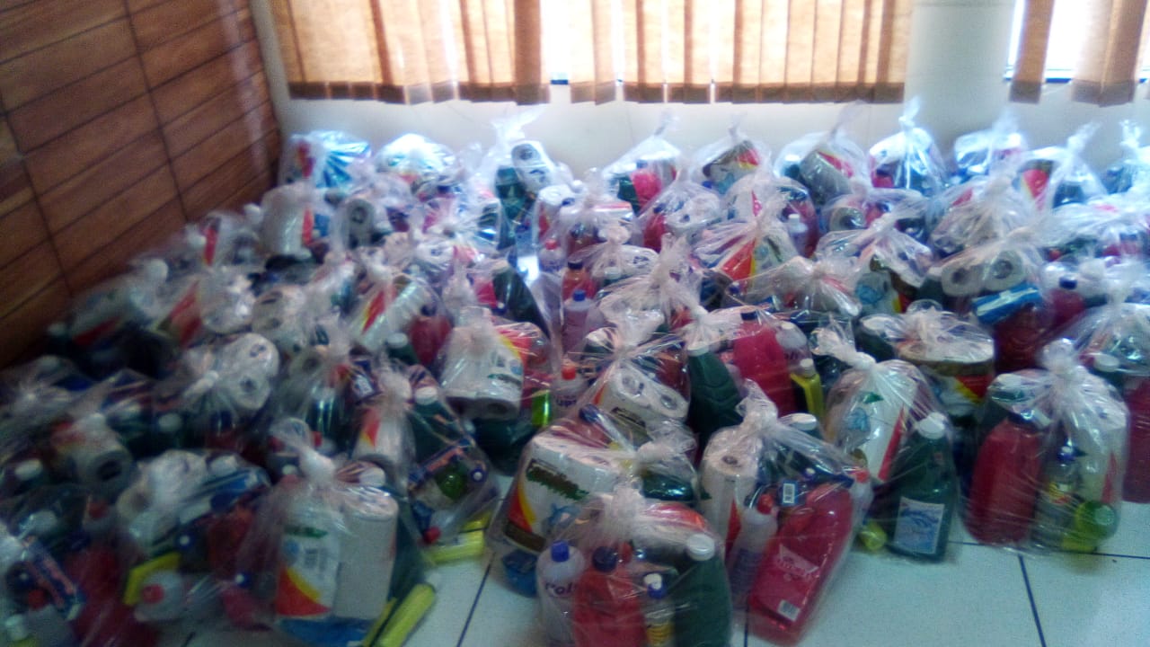 CRAS e CREAS entregam kits de higiene e limpeza para seus atendidos