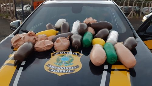 Surpresa - Mulheres presas por tráfico são liberadas após exame mostrar que pó não era droga