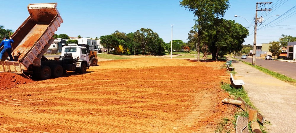Iniciada a construção da área para Food Trucks no Pioneiros, que terá 1.300 metros quadrados