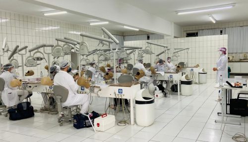 Odontologia retoma atividades práticas no Câmpus II