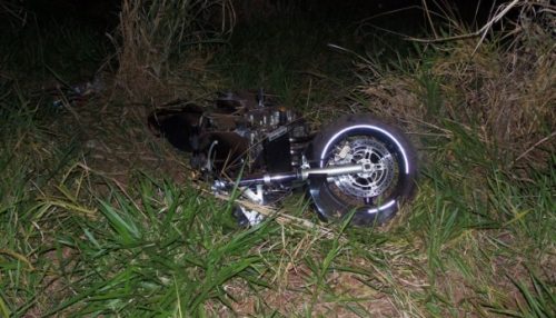 Jovem de Parapuã cai em ribanceira após perder o controle de motocicleta na Vicinal Luiz Rovina