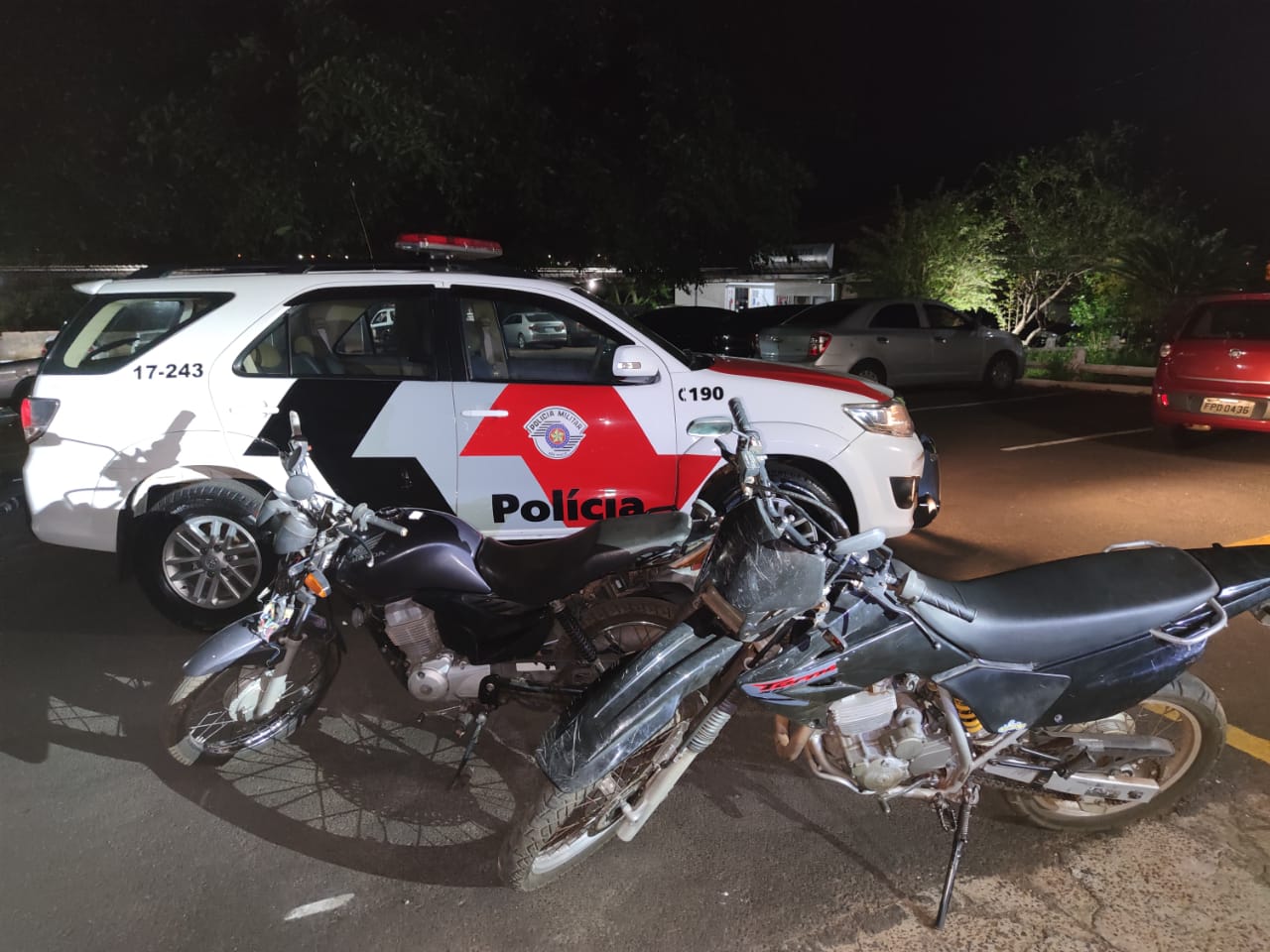 Polícia Militar age rapidamente e prende 5 indivíduos em Dracena e recupera motos furtadas