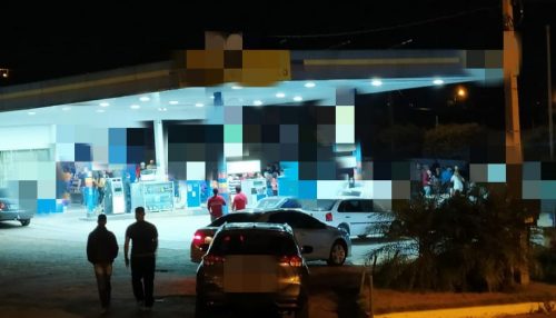 Com mais de 200 pessoas em posto de combustíveis, Polícia Militar registra desobediência de medida sanitária em Salmourão
