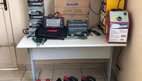 Dupla é vista com produtos furtados de oficina mecânica e acaba presa pela Polícia Militar