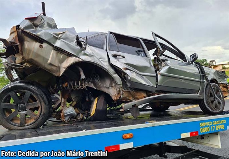 Quatro pessoas ficam feridas em acidente na SP 294 em Universo