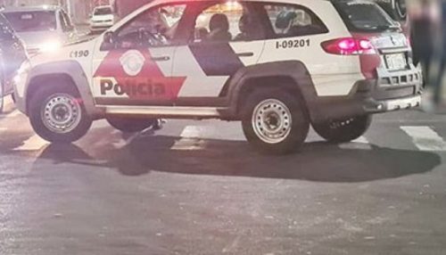 Passageiro com deficiência física fica ferido após cair de moto