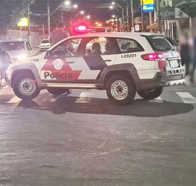 Passageiro com deficiência física fica ferido após cair de moto