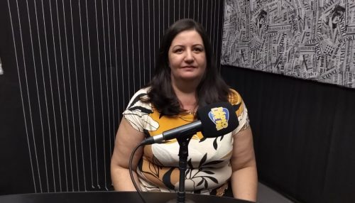 Entrevista com a professora Kátia Pelozo Lopes