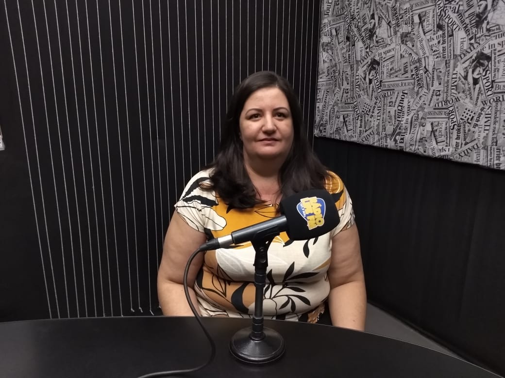 Entrevista com a professora Kátia Pelozo Lopes