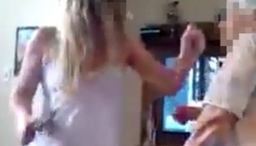 Mulher é presa em Lucélia, após vídeo em que aparece batendo no rosto da mãe circular nas redes sociais