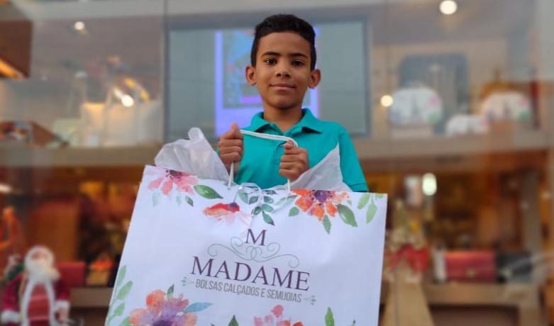 Amigo secreto da Life FM teve oferecimento das lojas Madame e Adrik Biju