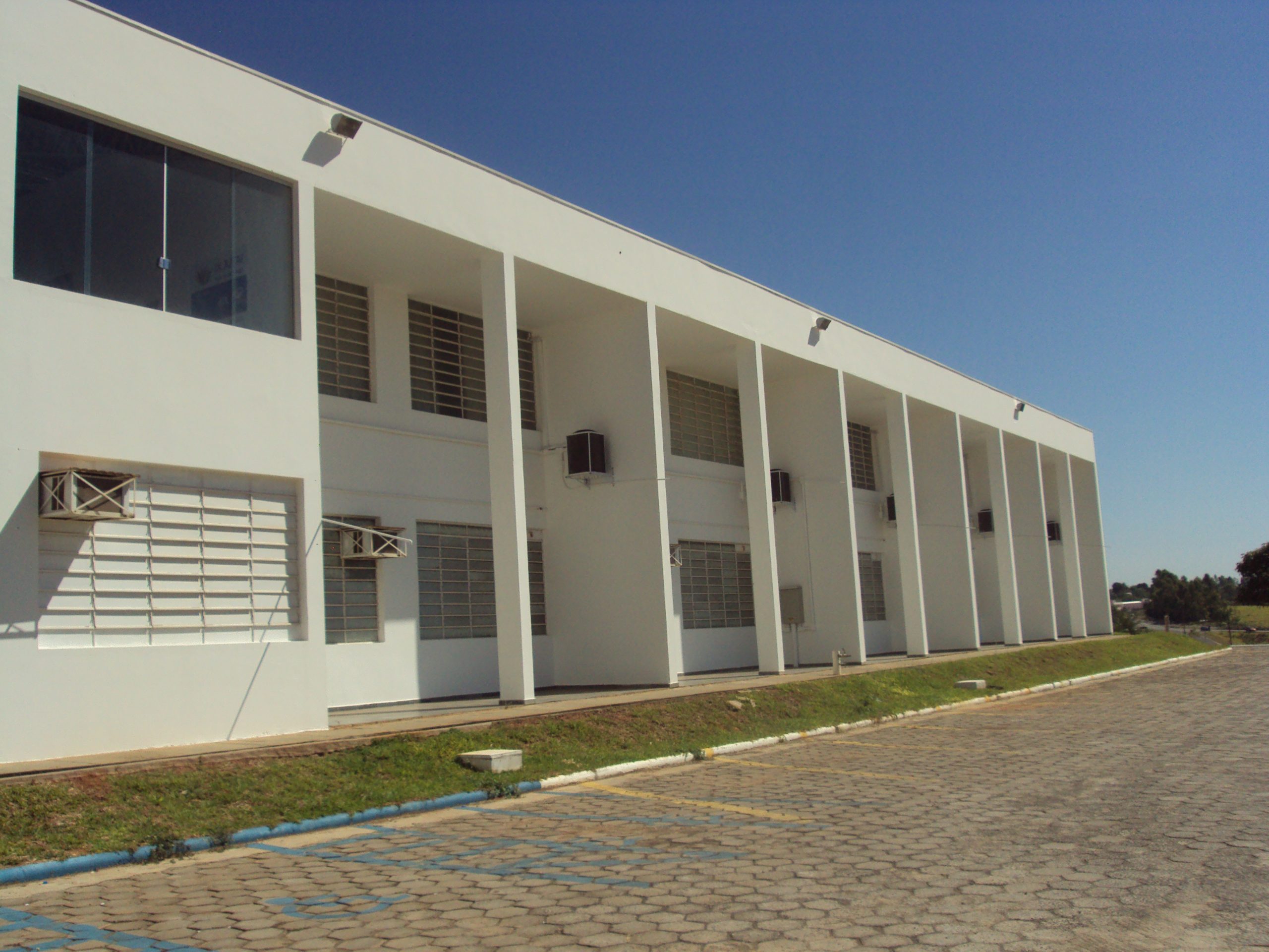 Província, Legislativo e Paredes Alvas...