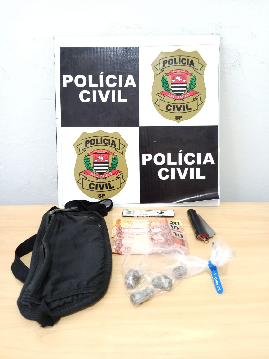 Polícia Civil apreende adolescente que vendia drogas na praça Arthur Pagnozzi em Dracena