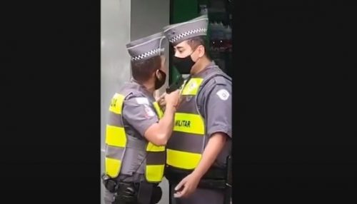 PMs brigam no centro de SP; policial apontou arma para o rosto do colega