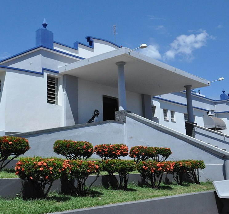Santa Casa de Adamantina recebe paciente de Araraquara para tratamento de covid-19