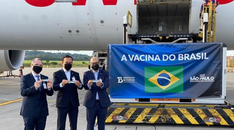 Lote com insumos para produção da CoronaVac chega a São Paulo