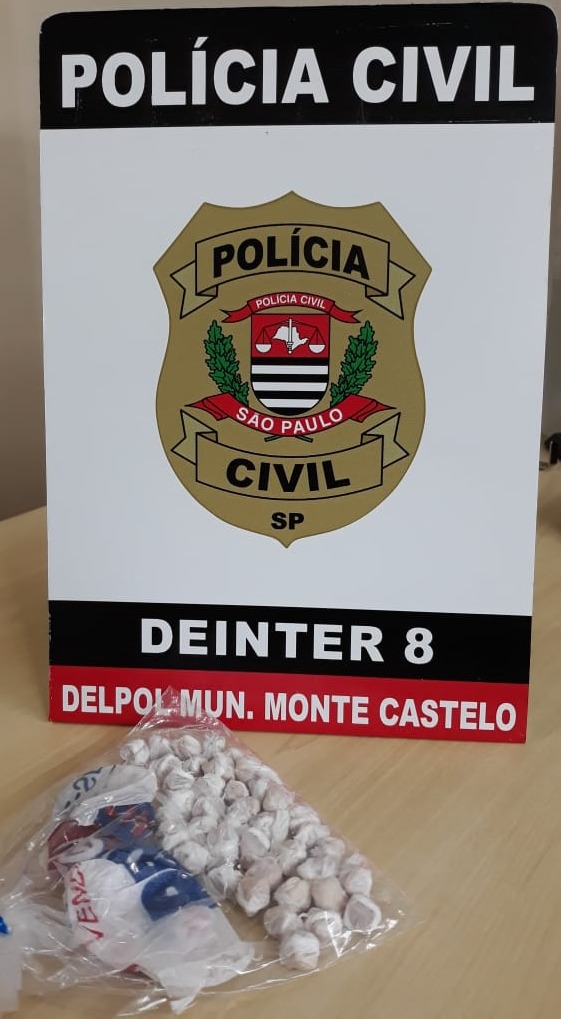 Polícia Civil localiza drogas escondidas em um casarão abandonado em Monte Castelo