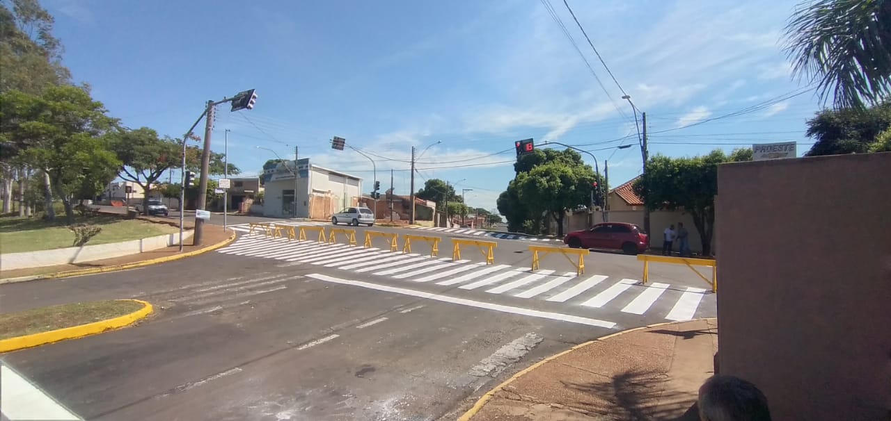 DEMTRAN instala faixa de espera para motos