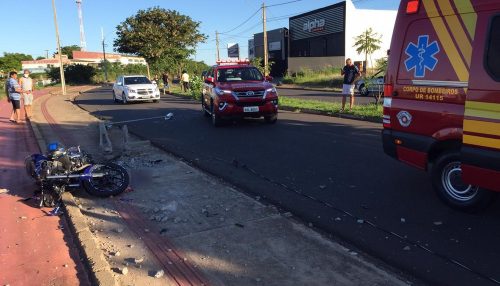Motociclista é socorrido inconsciente após bater em poste em Presidente Prudente