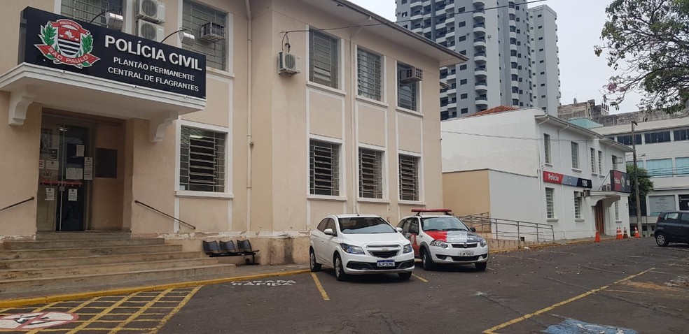 Motorista de aplicativo é rendido e assaltado após deixar passageira no Parque Cedral, em Presidente Prudente